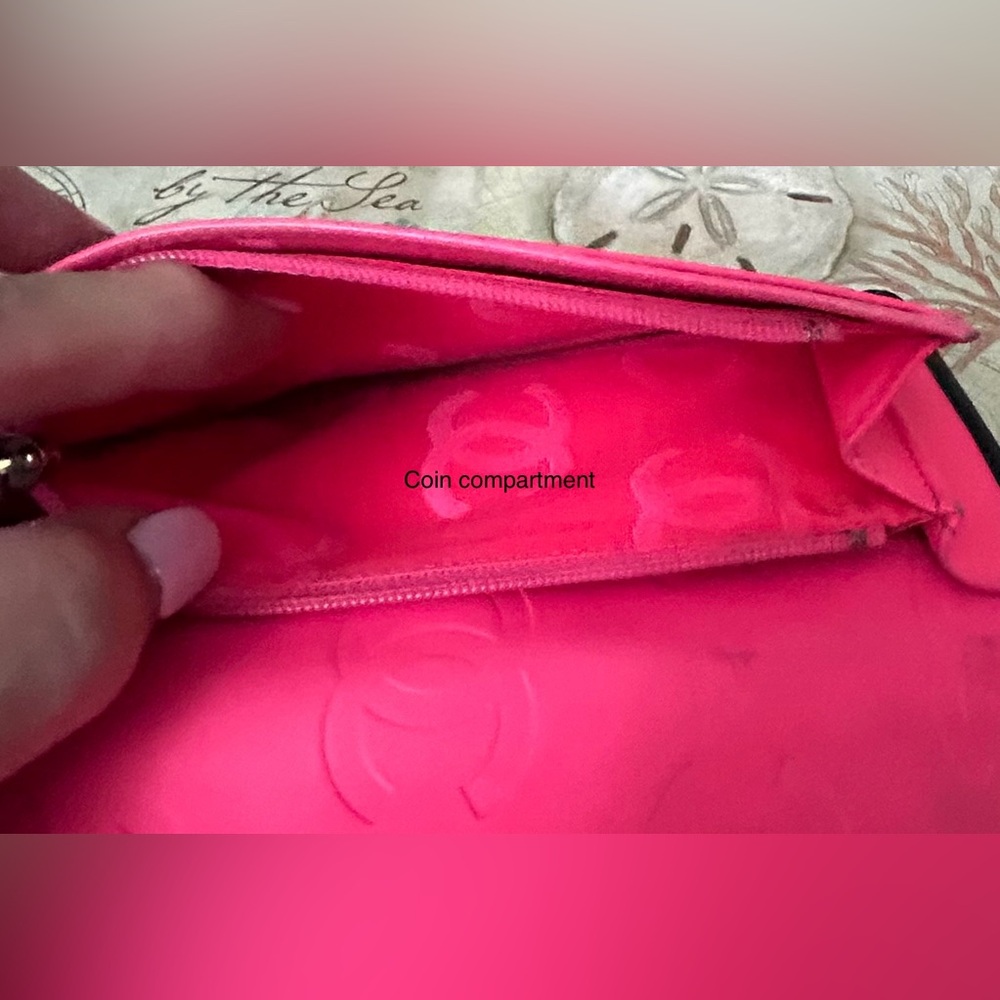 CHANEL Black Quilted Leather Wallet with Raised CC Logo - Picture 12 of 15